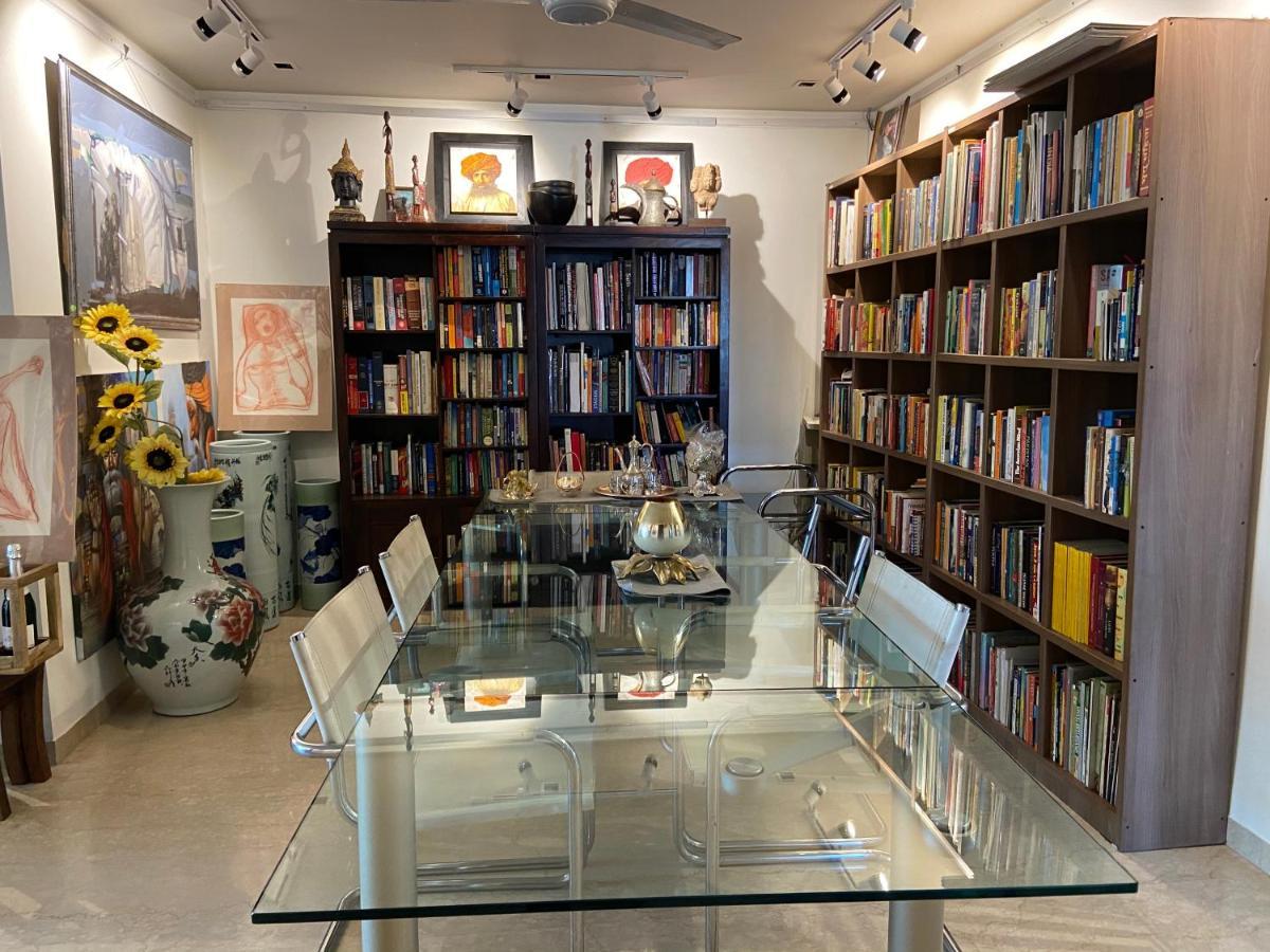 Art House Vasant Vihar New Delhi Bed & Breakfast Екстериор снимка